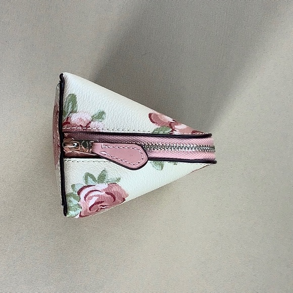 NWT Coach Cosmetic Case - Picture 5 of 6